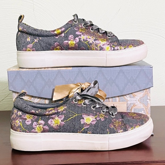 EUC J Brand J/SLIDES NYC floral print sneakers. Women’s size 10. - Picture 2 of 6